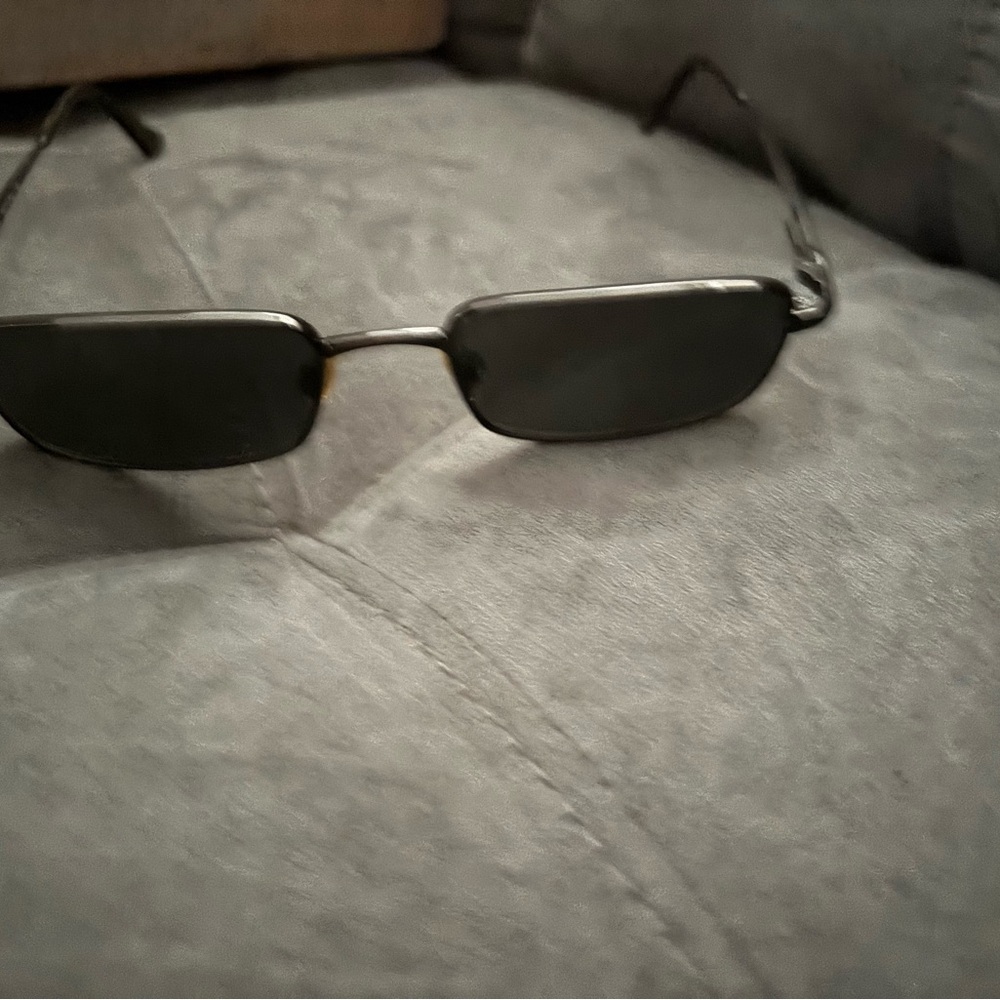 Maui Jims Stylish Black Rectangular Sunglasses - image 1